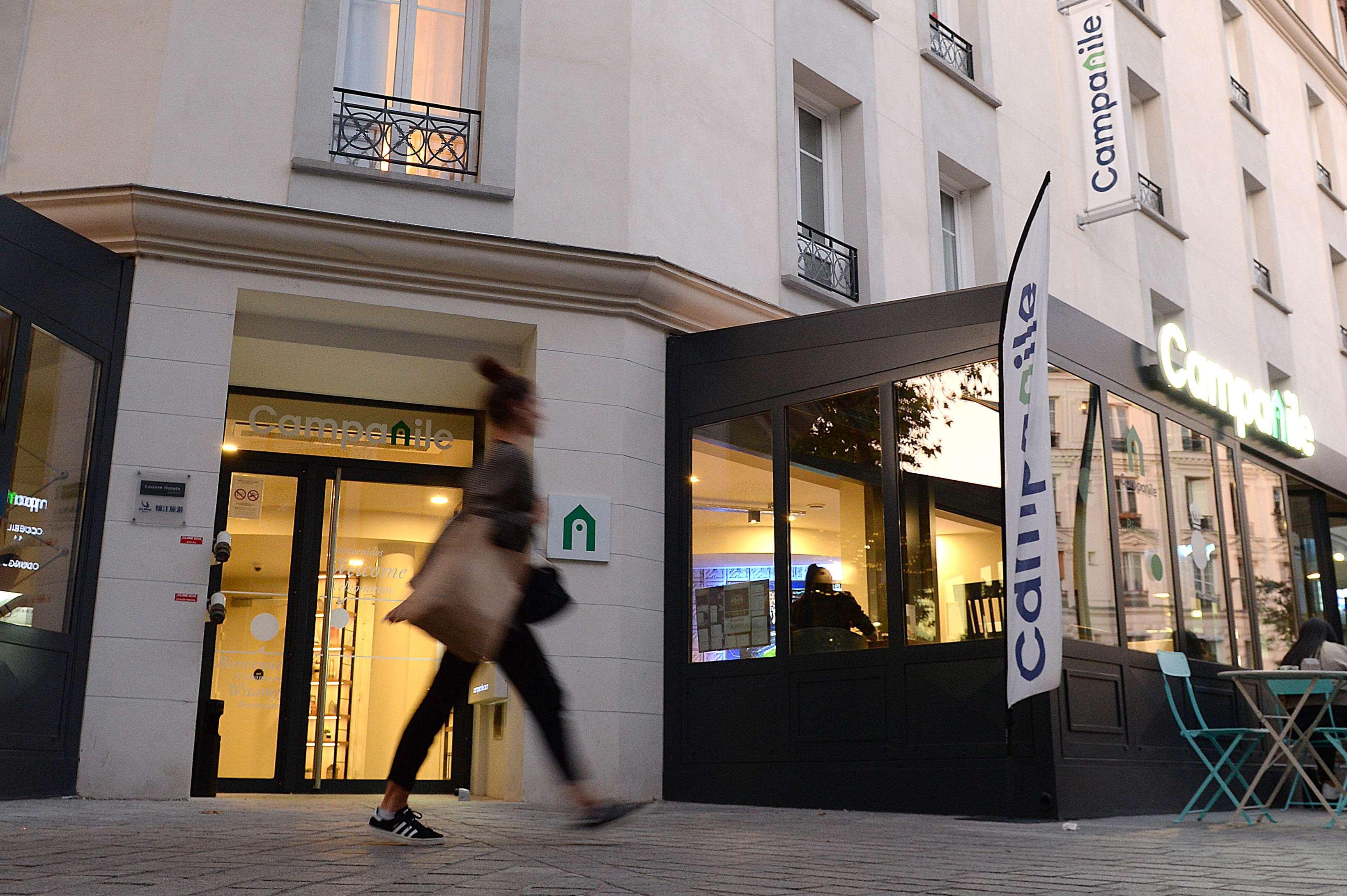 Campanile Paris - Clichy Centre Hotel Exterior photo